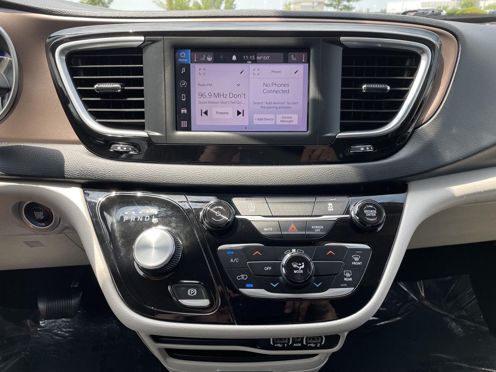 Vehicle photo 23