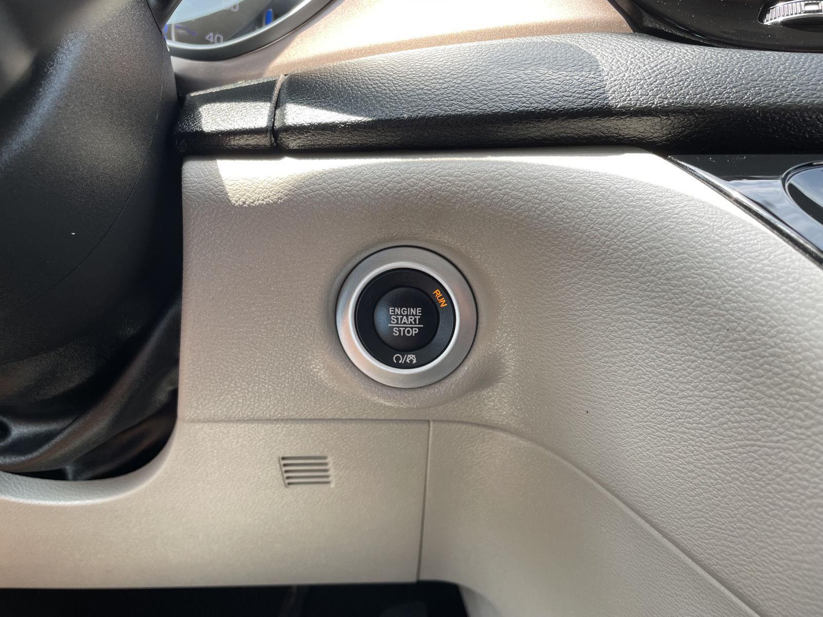 Vehicle photo 25