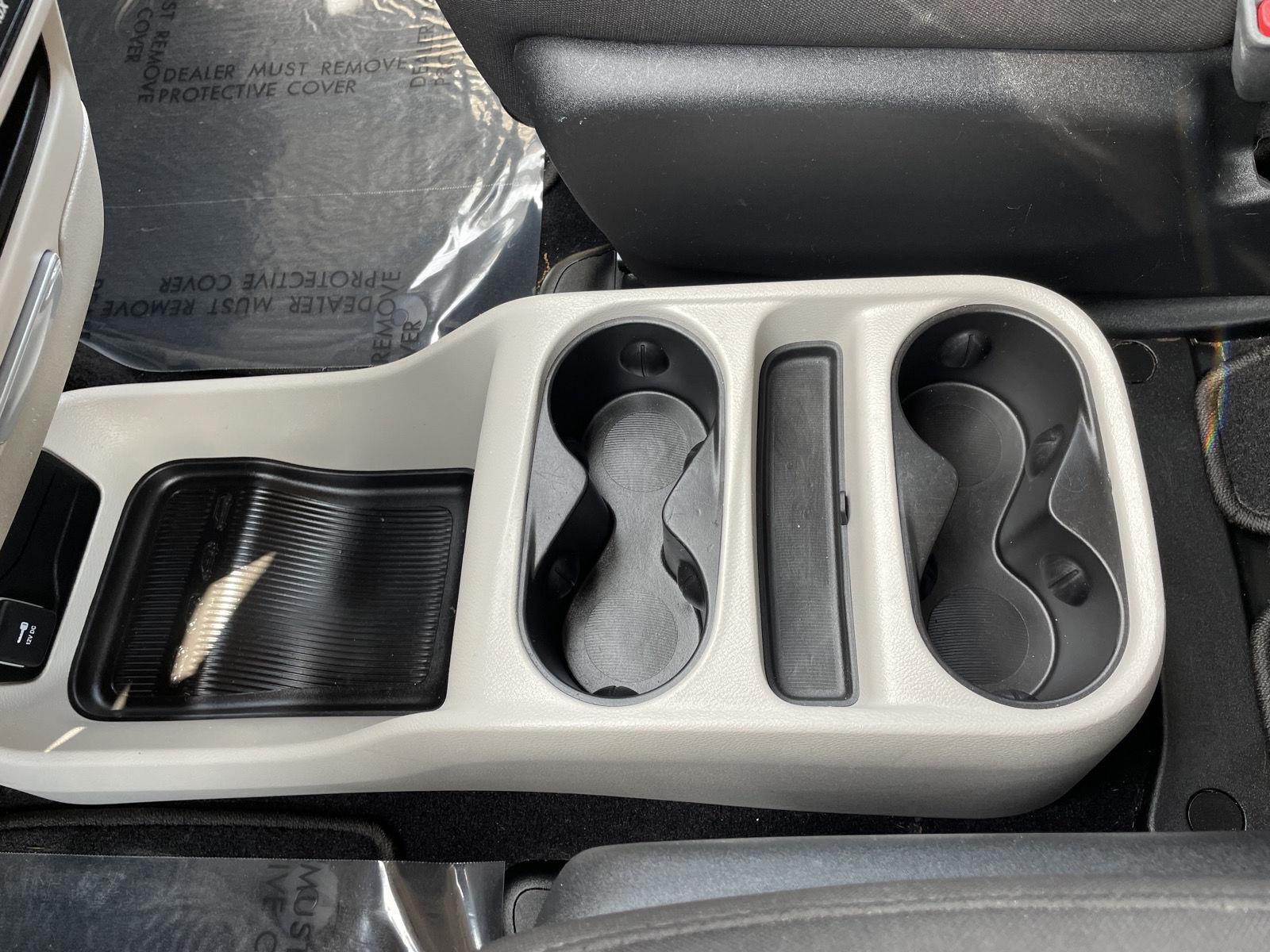 Vehicle photo 30