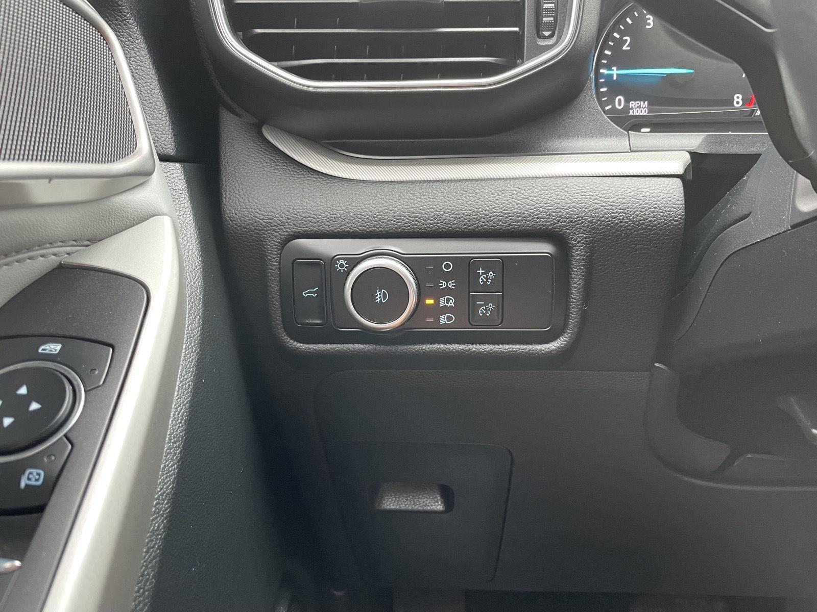 2023 Ford Explorer XLT - Photo 16