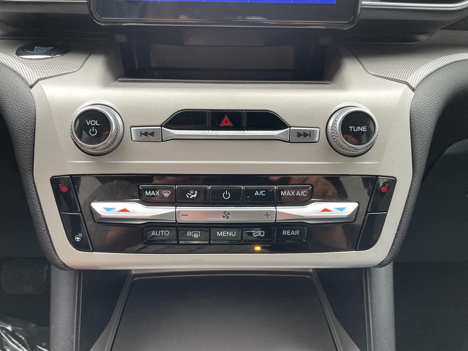 2023 Ford Explorer XLT - Photo 27