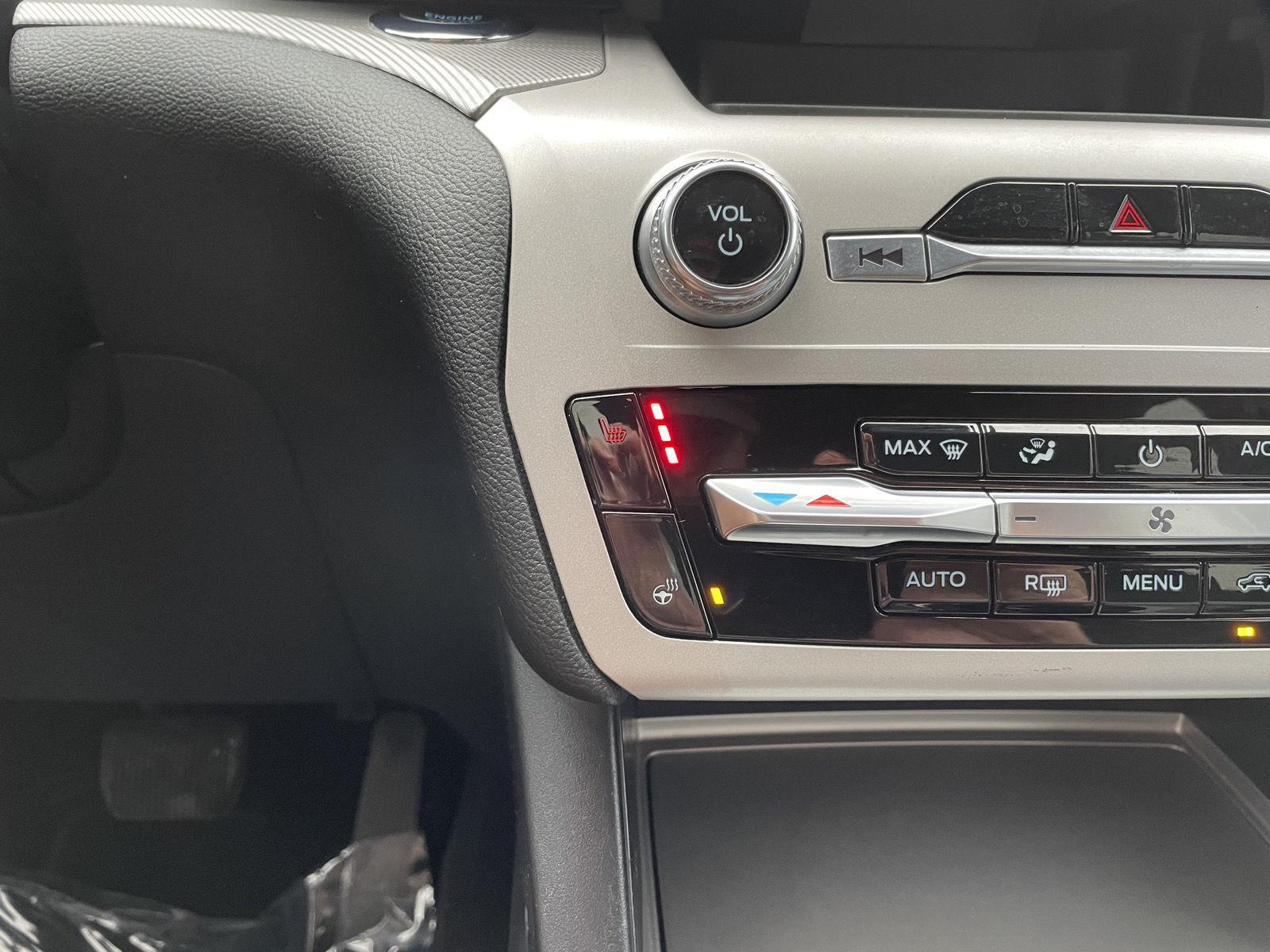 2023 Ford Explorer XLT - Photo 28