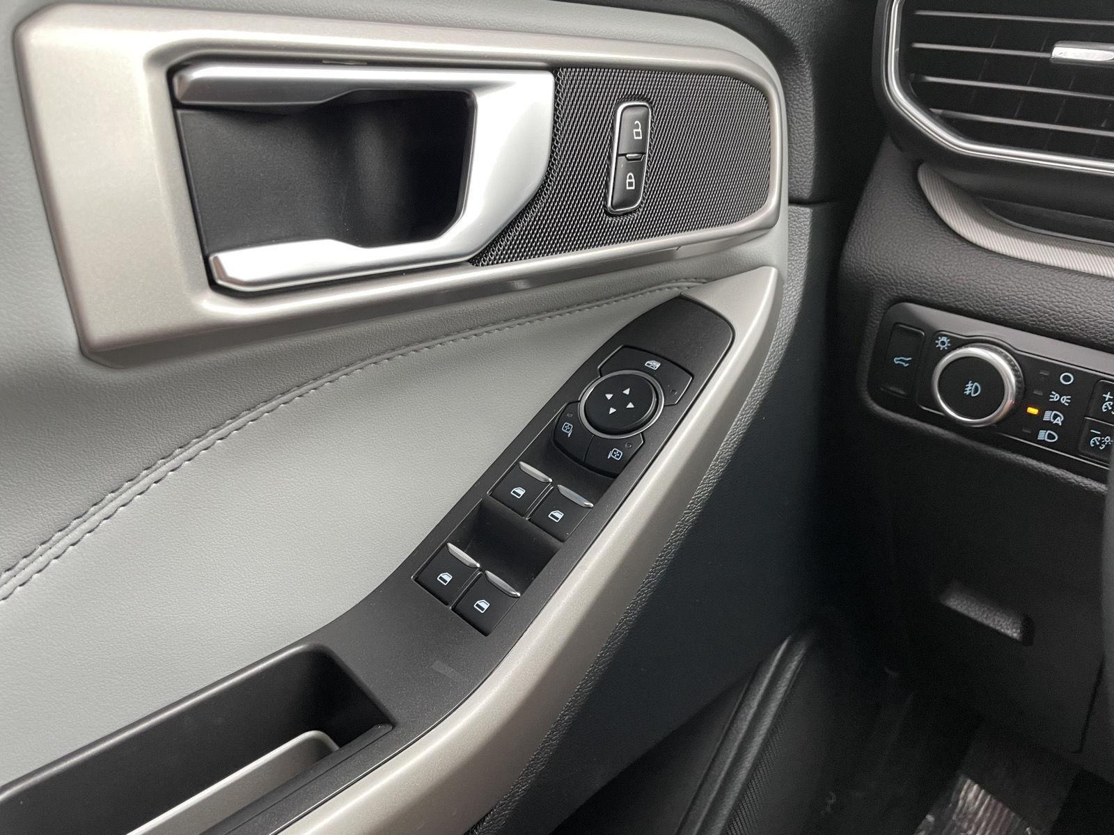 2023 Ford Explorer XLT - Photo 30