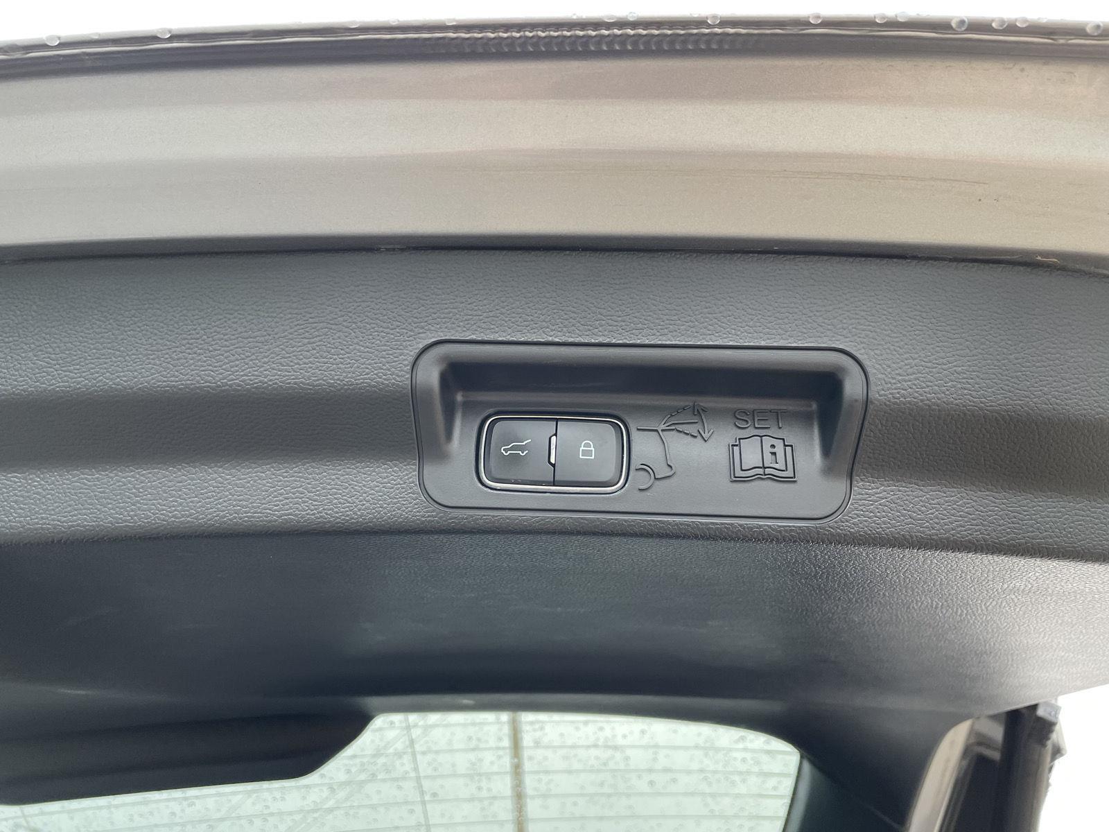 2023 Ford Explorer XLT - Photo 37