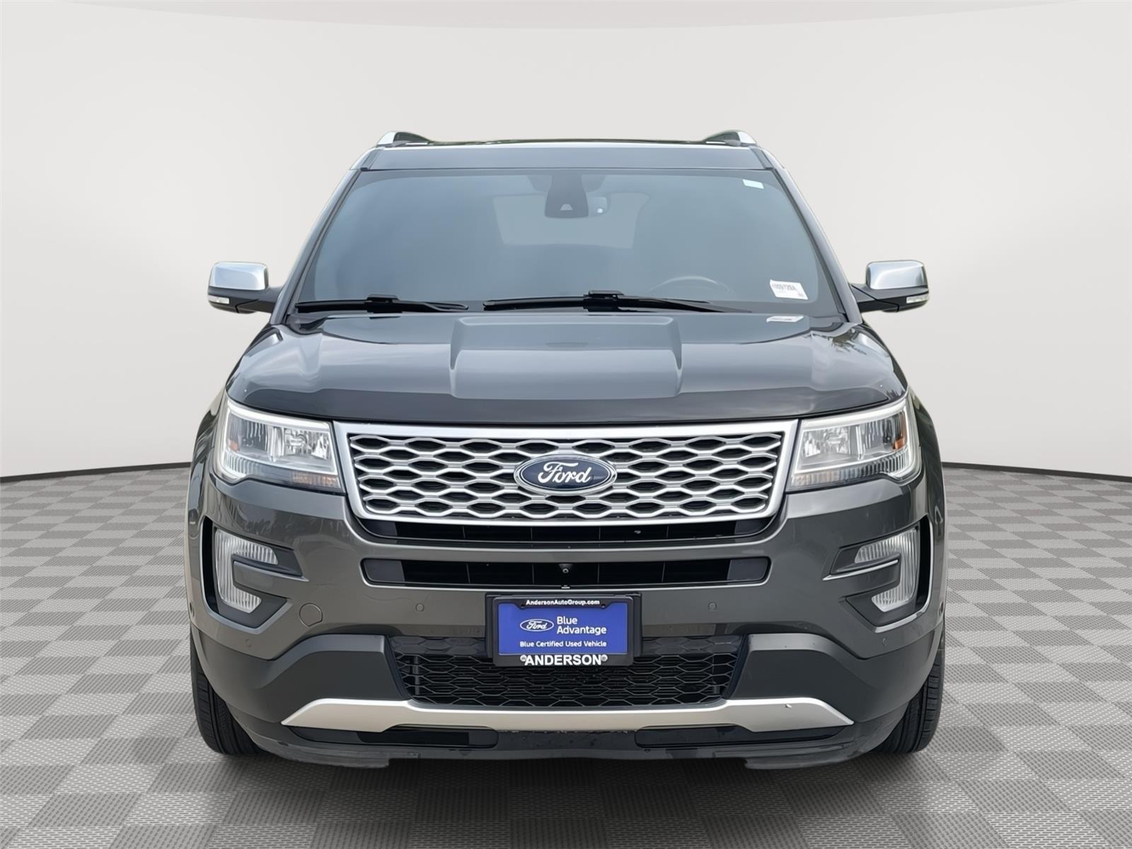 Vehicle photo 4
