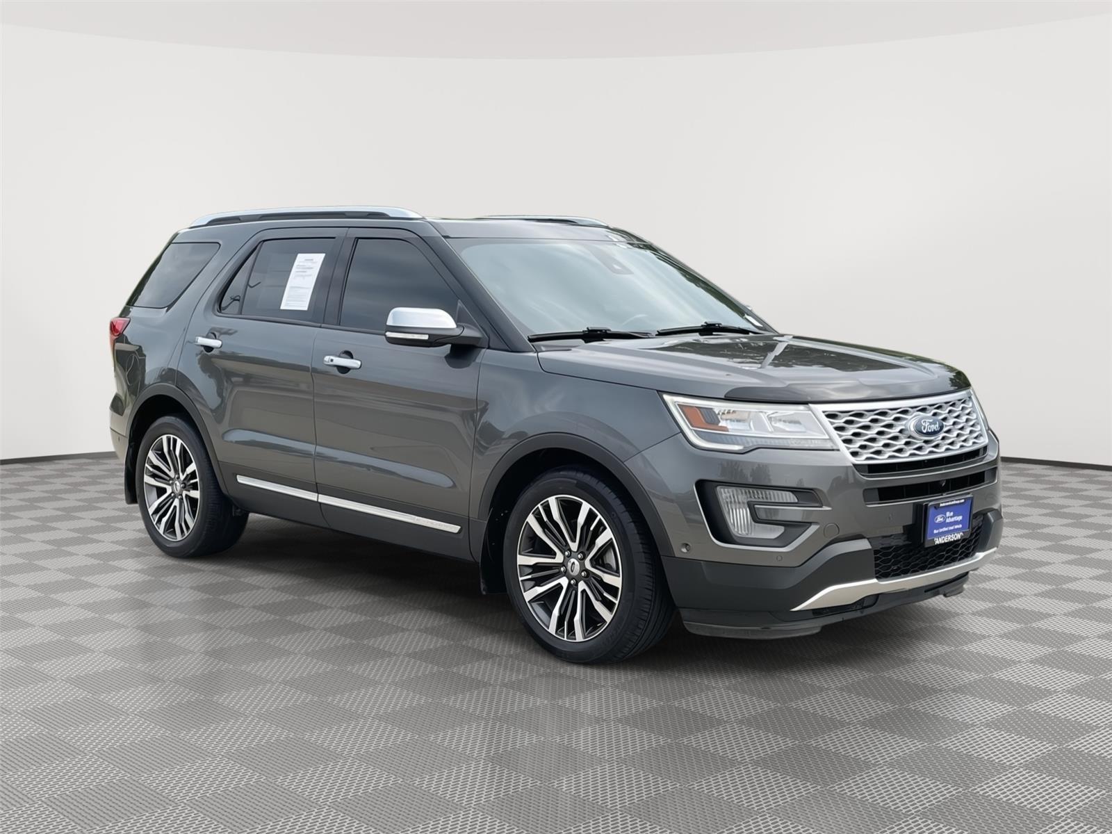 Vehicle photo 5