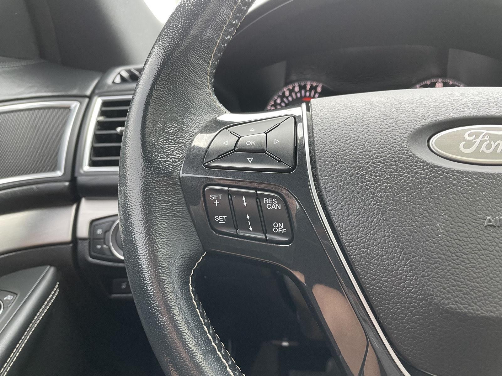 Vehicle photo 13