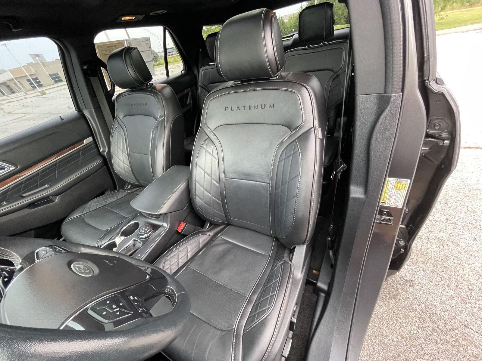 Vehicle photo 18