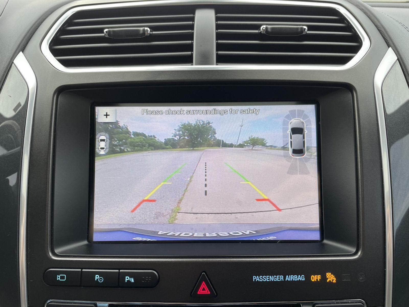 Vehicle photo 26