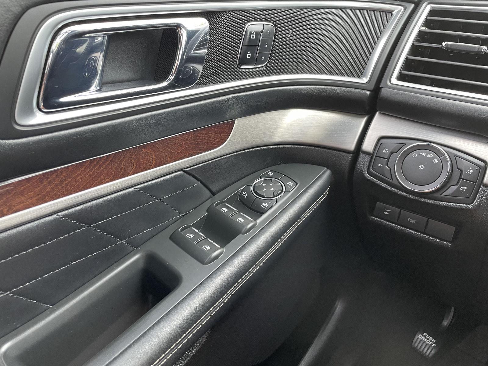 Vehicle photo 35