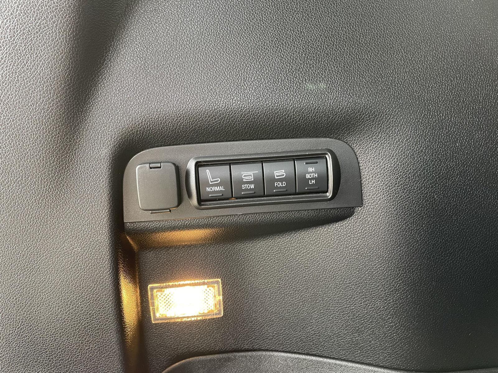 Vehicle photo 42