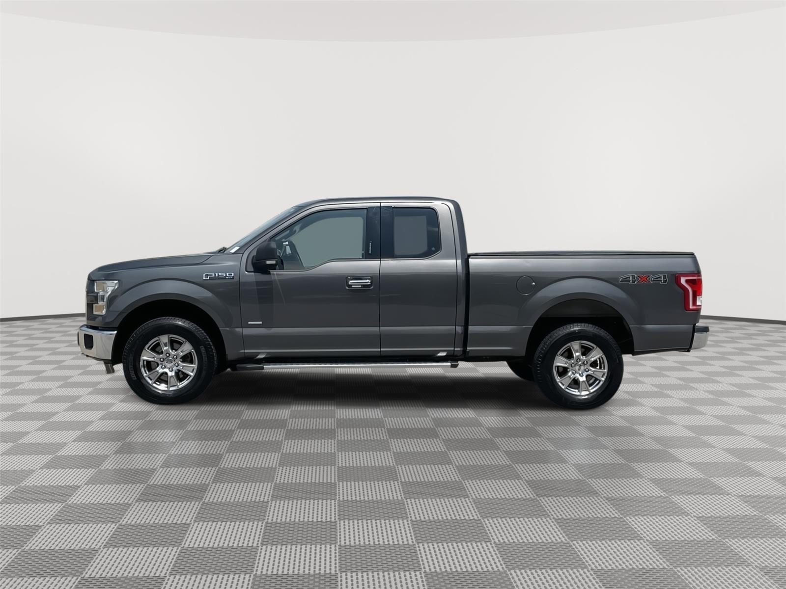 Vehicle photo 2