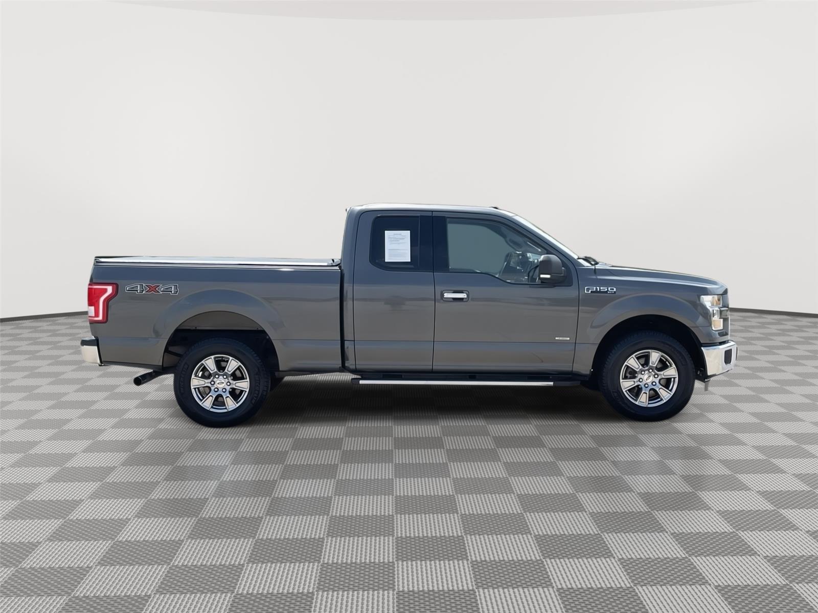 Vehicle photo 6