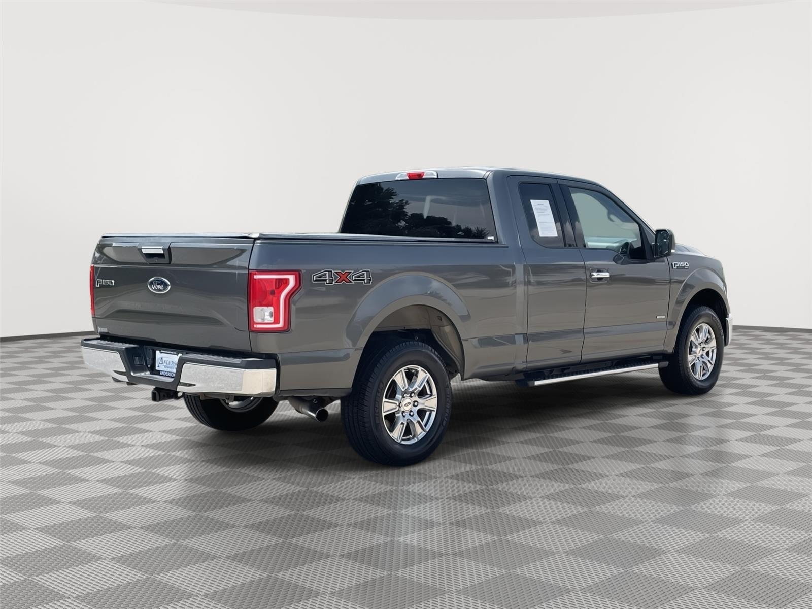 Vehicle photo 7