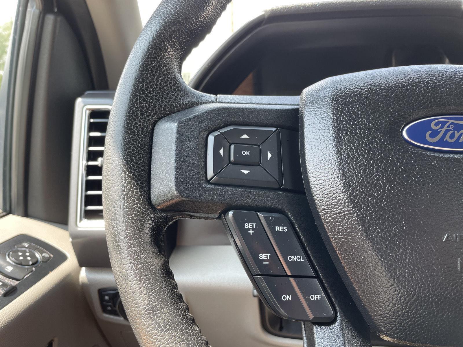 Vehicle photo 13