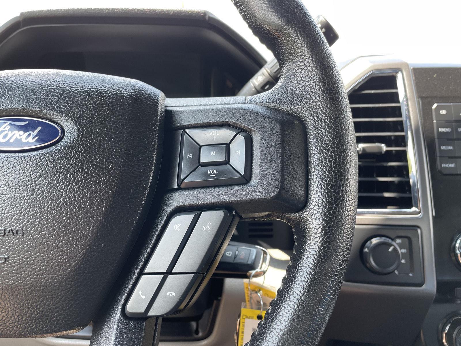 Vehicle photo 14