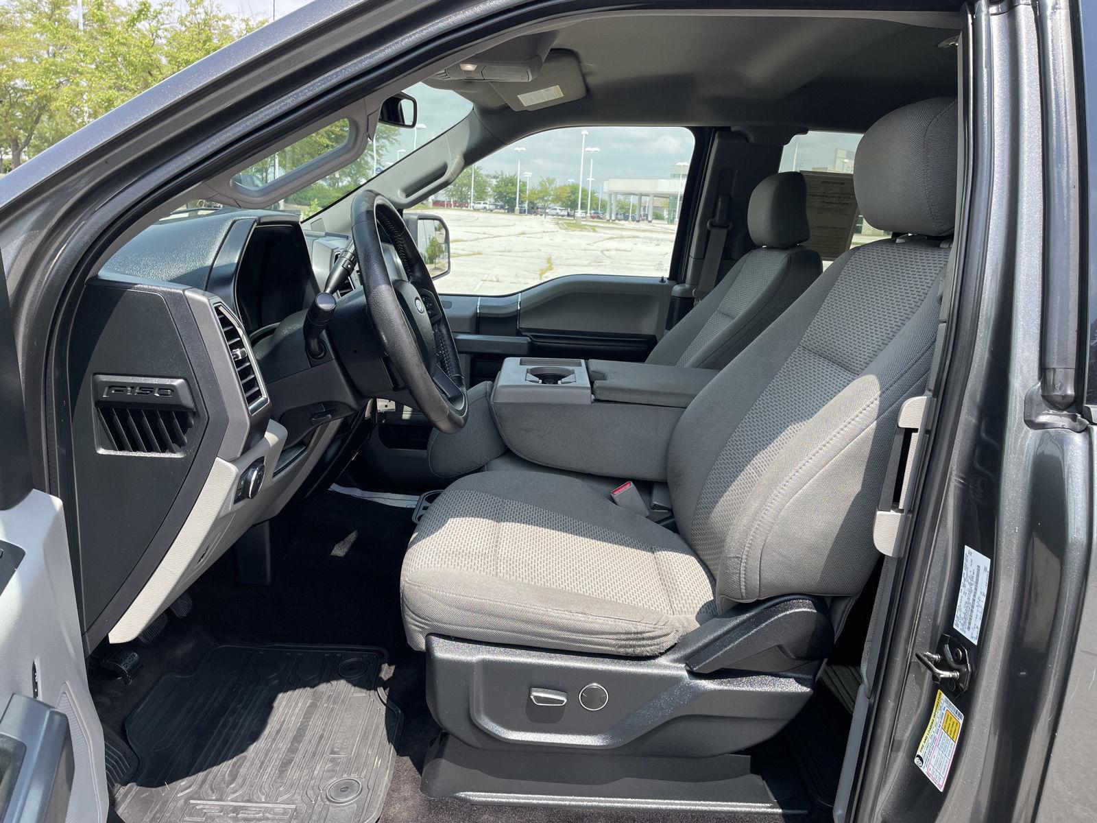 Vehicle photo 17