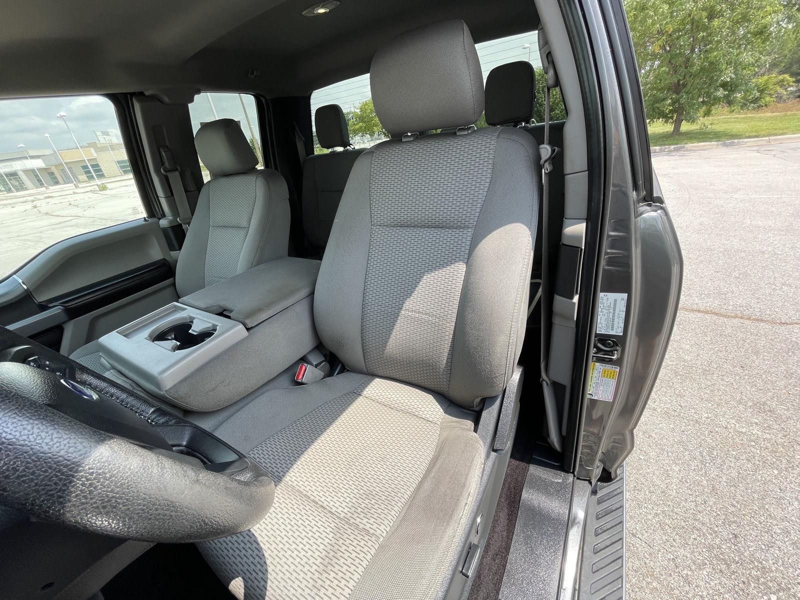 Vehicle photo 18