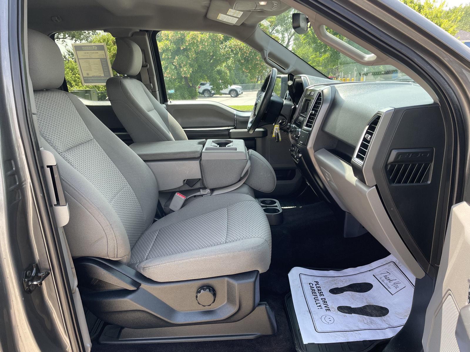 Vehicle photo 19