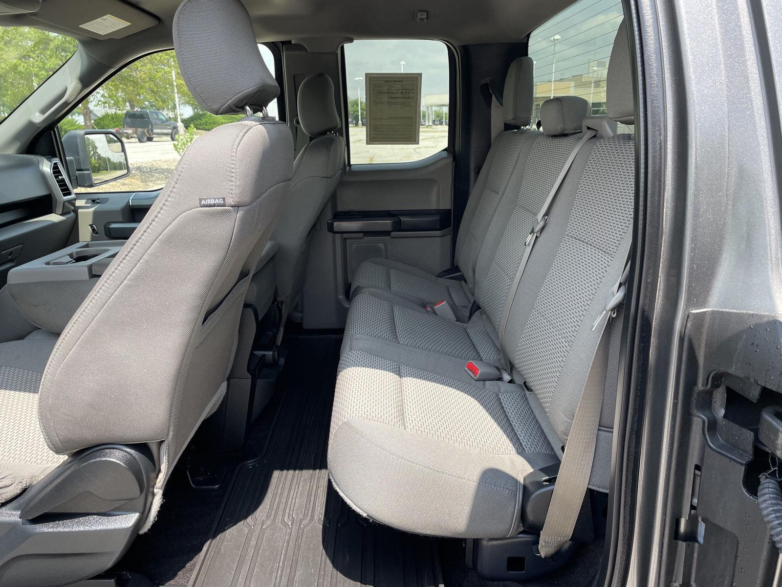 Vehicle photo 20