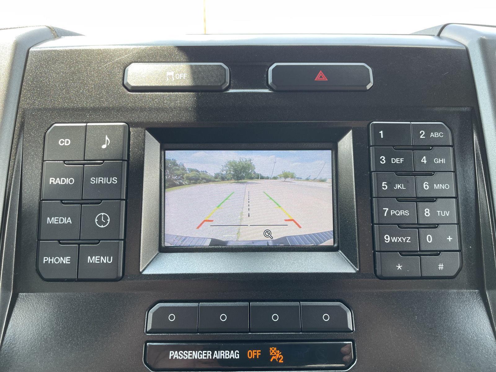 Vehicle photo 23
