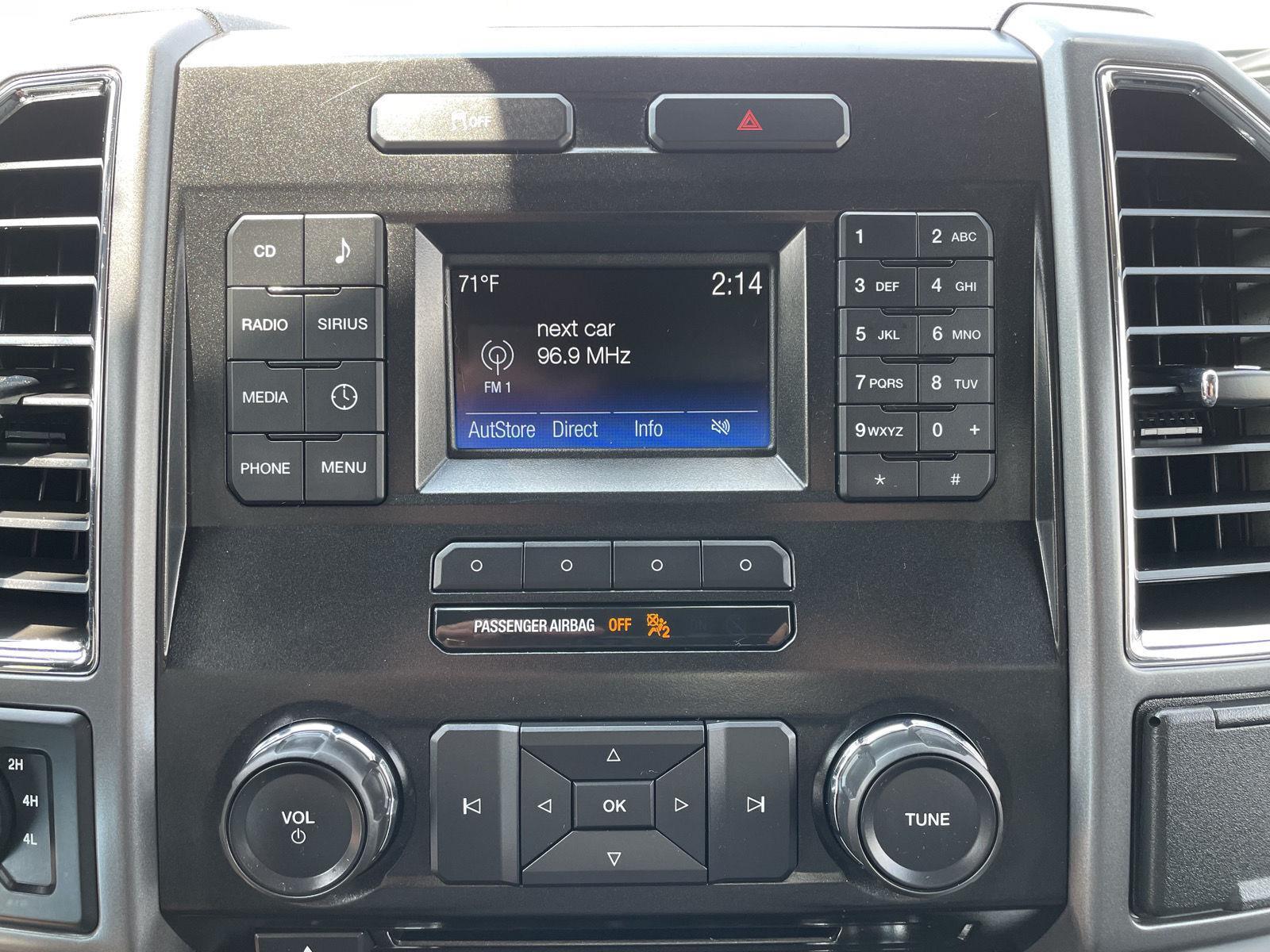 Vehicle photo 24