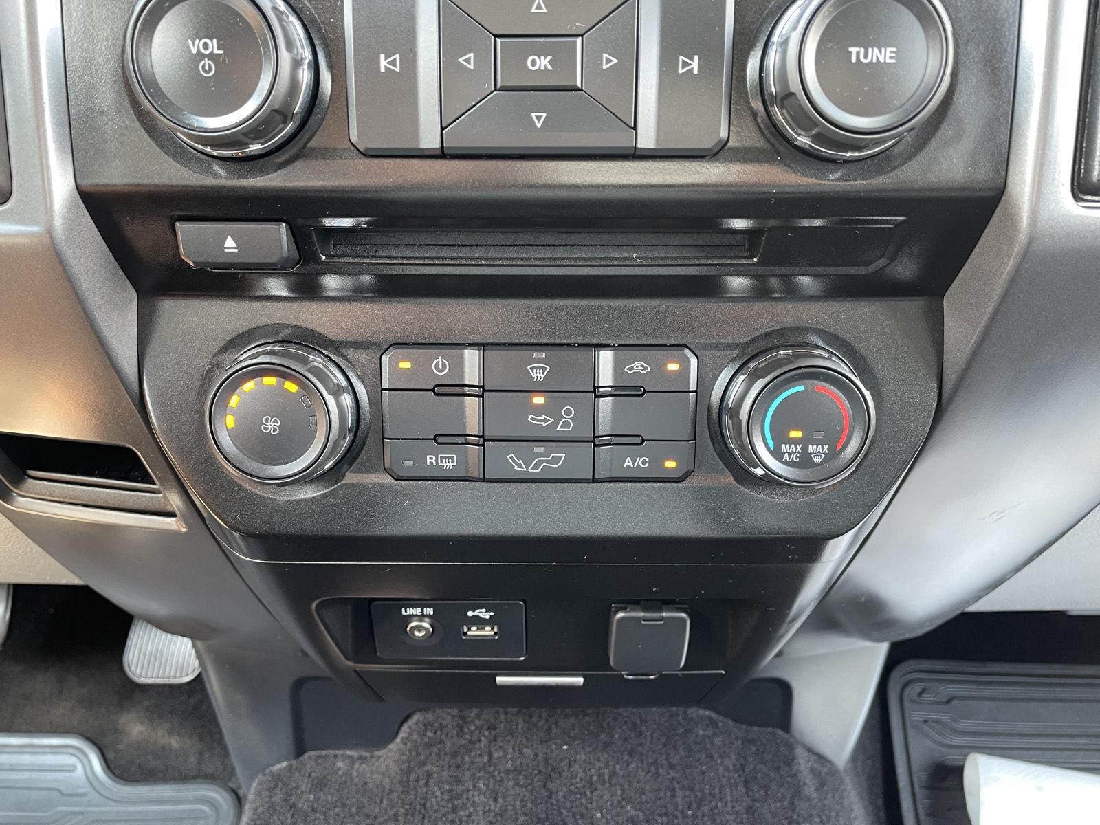 Vehicle photo 25
