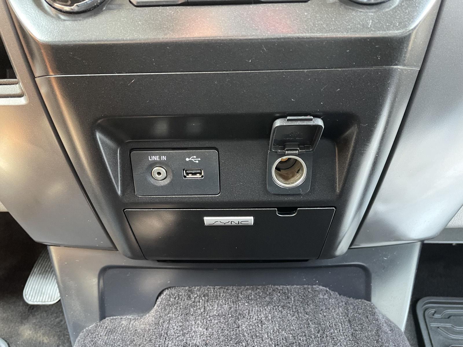 Vehicle photo 26