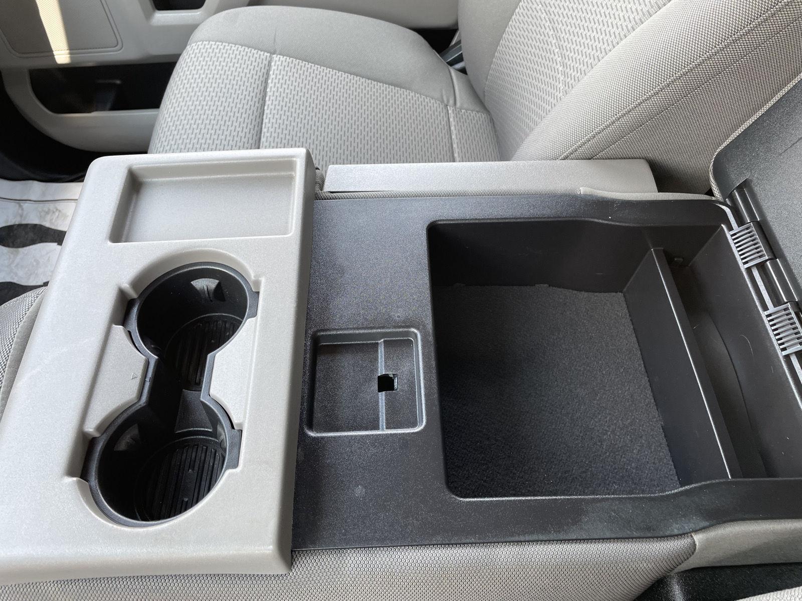 Vehicle photo 30
