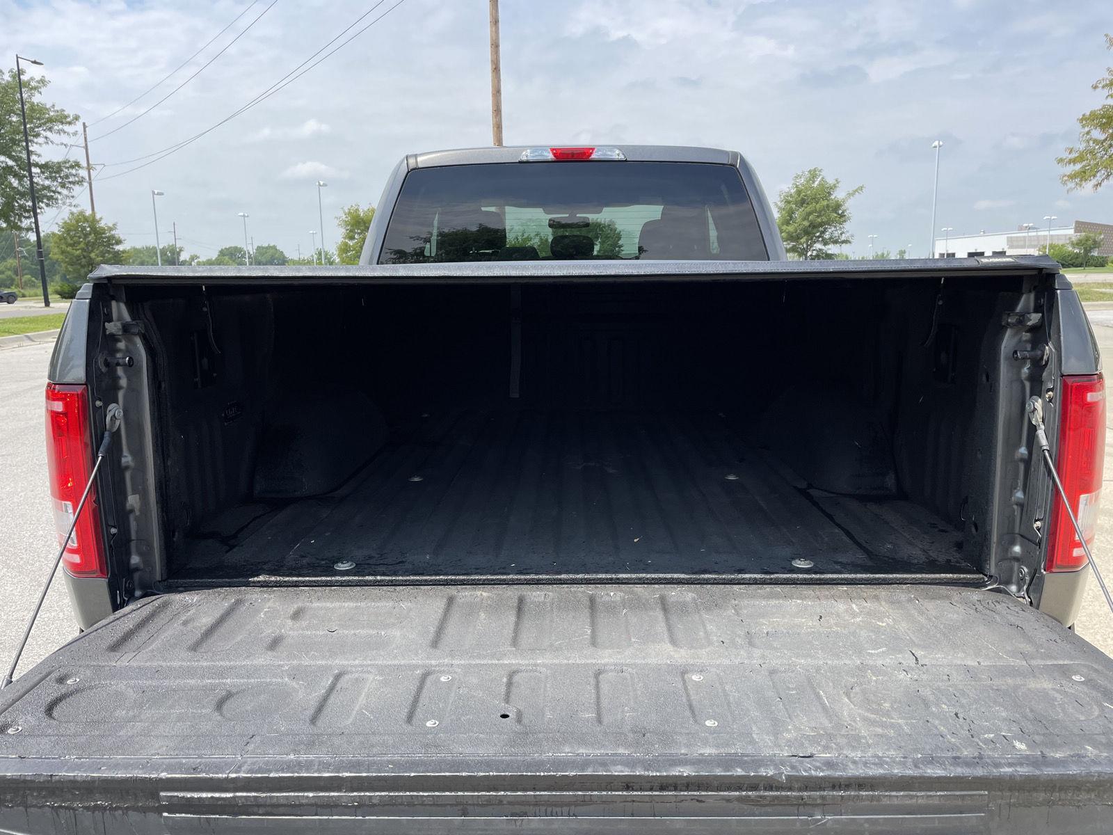 Vehicle photo 34