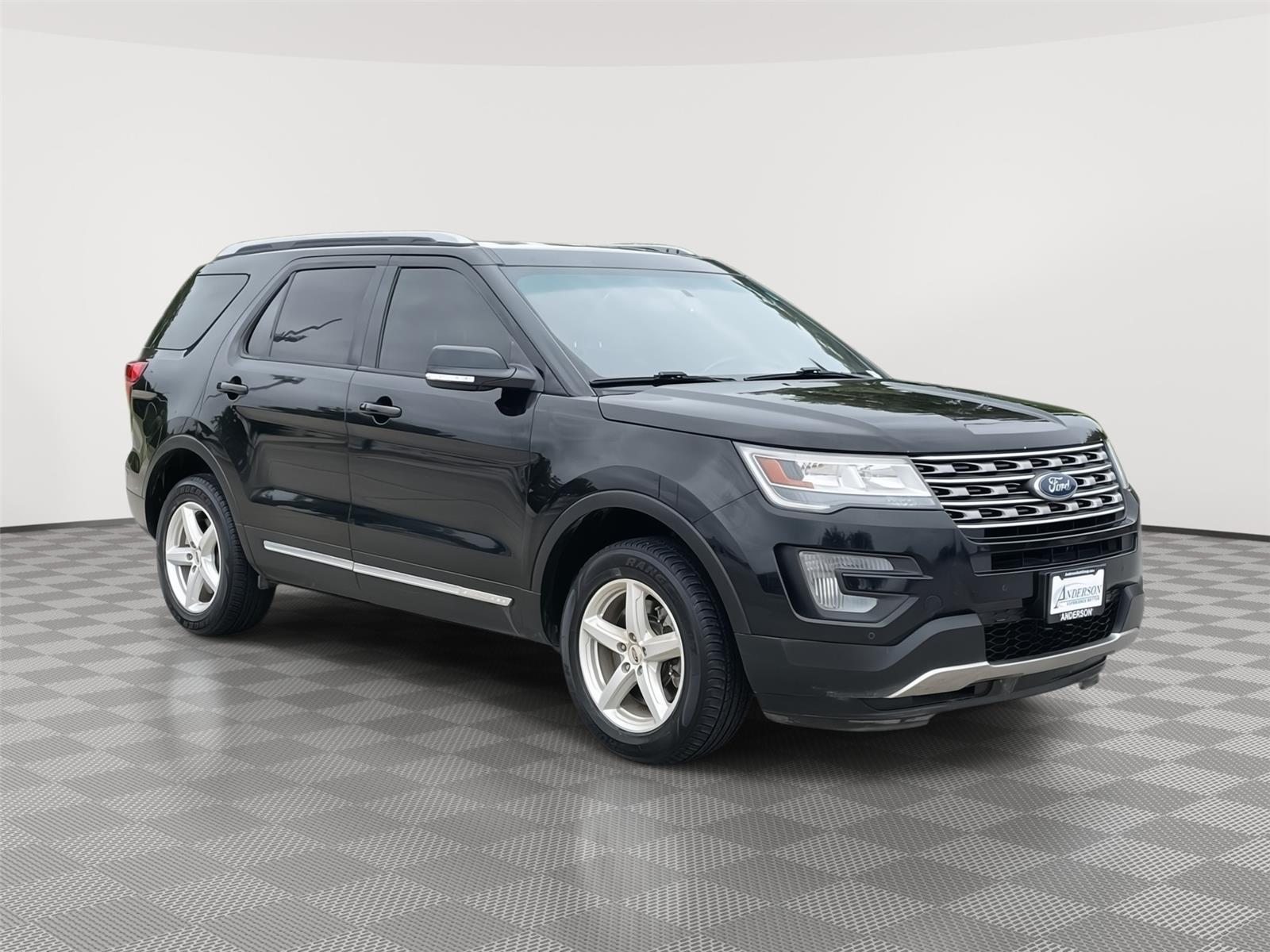 Vehicle photo 5
