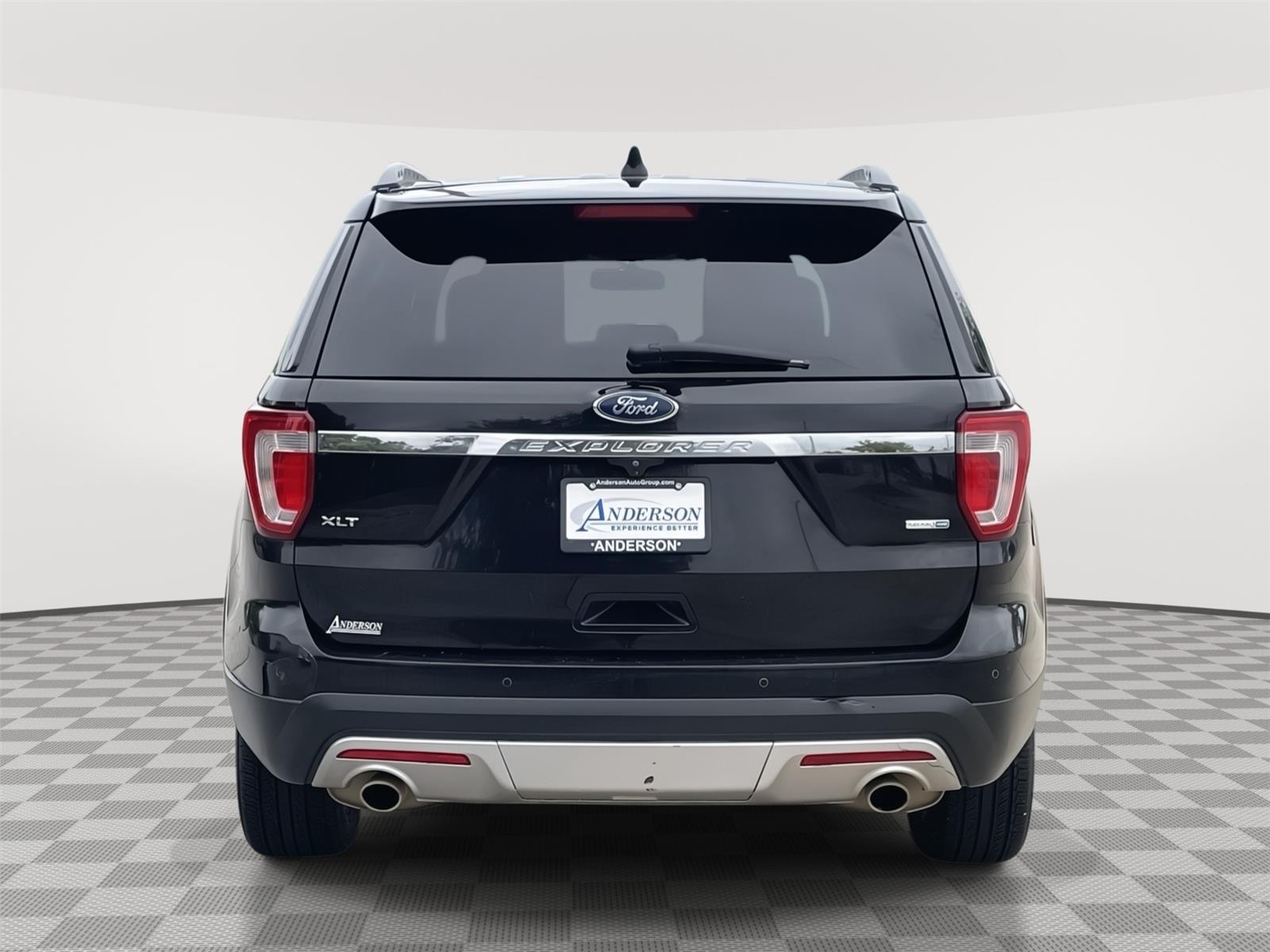 Vehicle photo 8