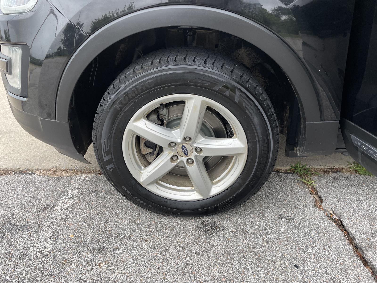 Vehicle photo 10