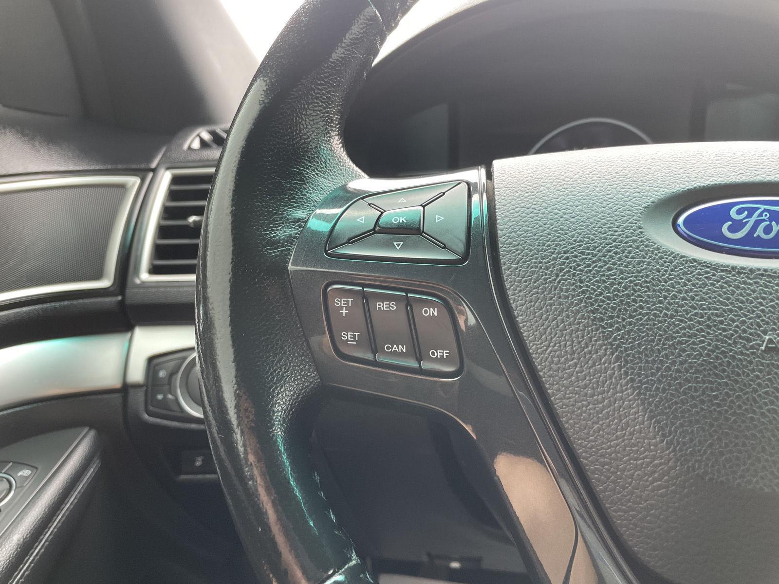 Vehicle photo 13