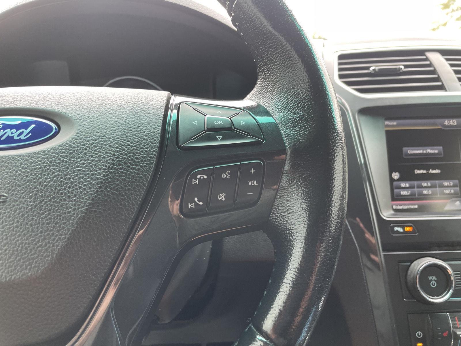 Vehicle photo 14
