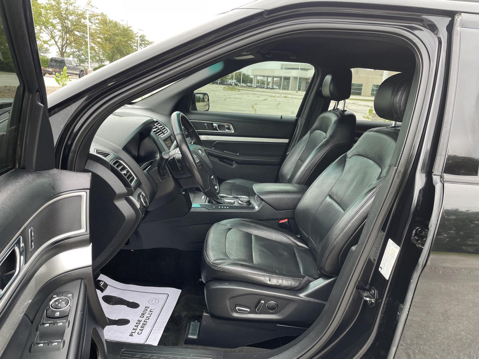 Vehicle photo 17