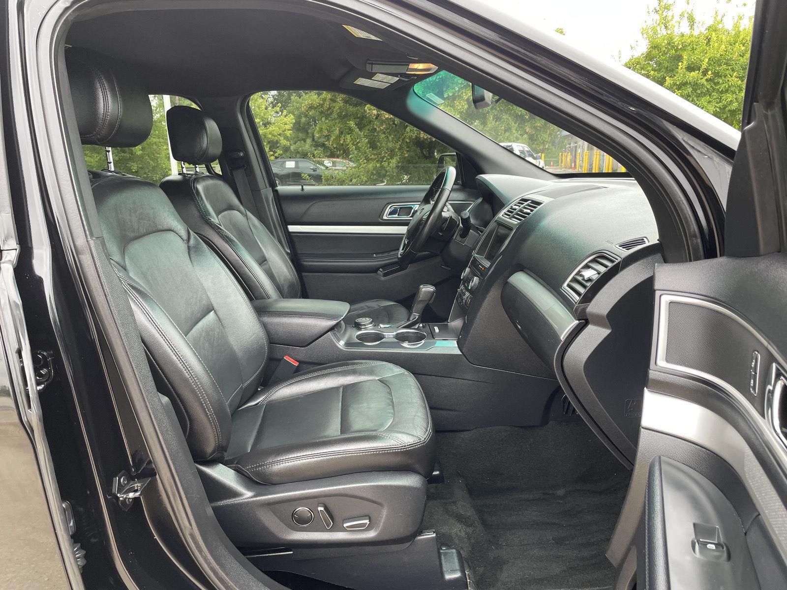 Vehicle photo 19