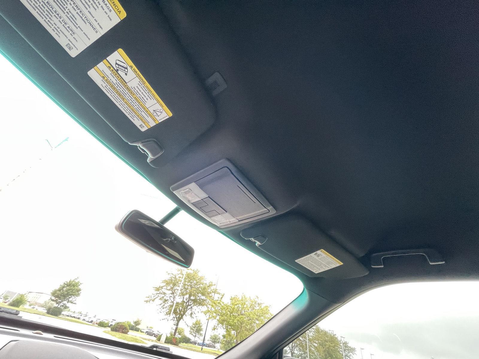 Vehicle photo 22