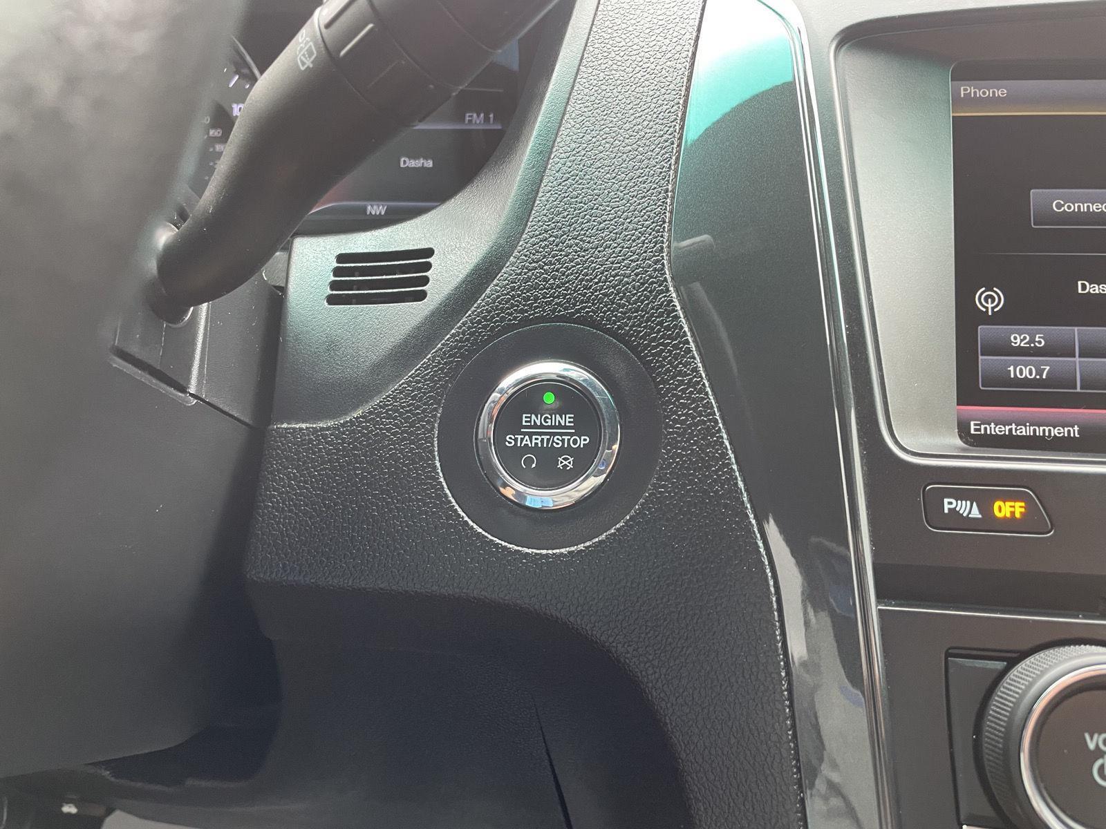 Vehicle photo 25