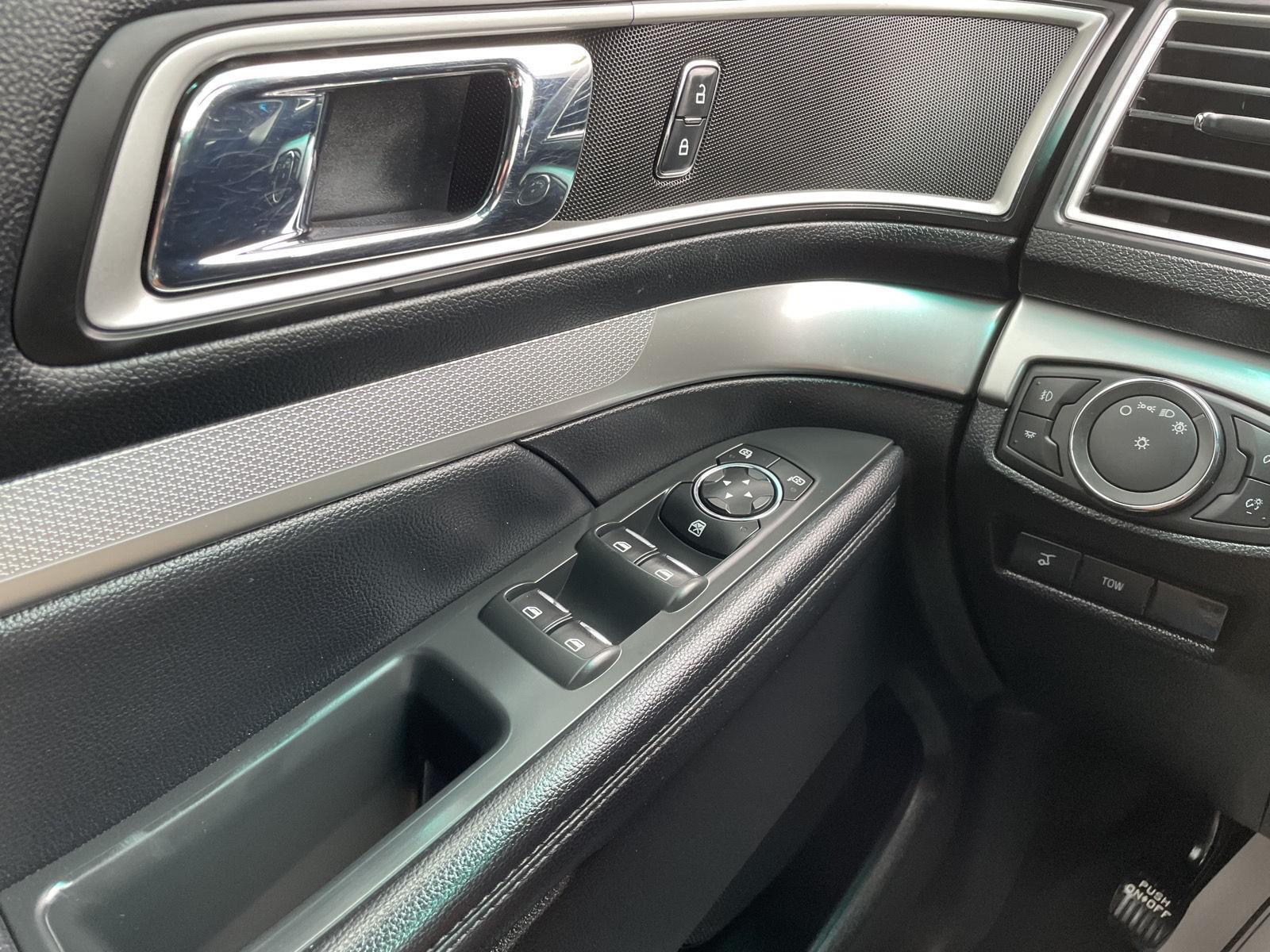 Vehicle photo 29