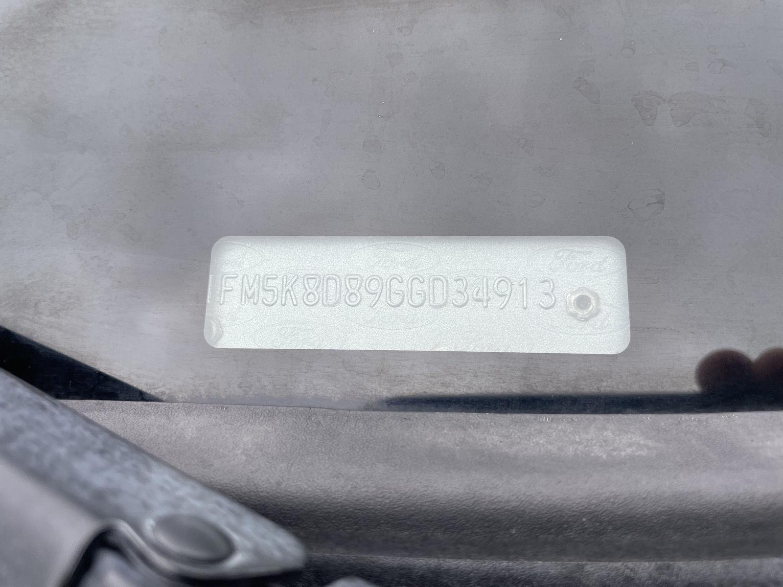 Vehicle photo 33