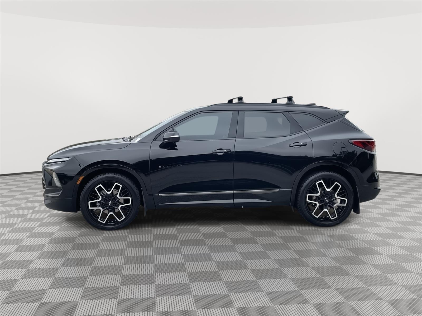 Vehicle photo 2
