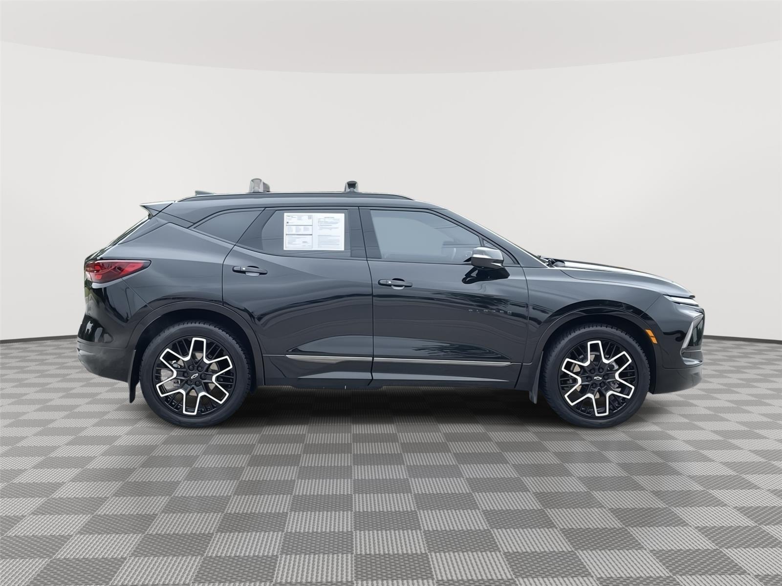Vehicle photo 6