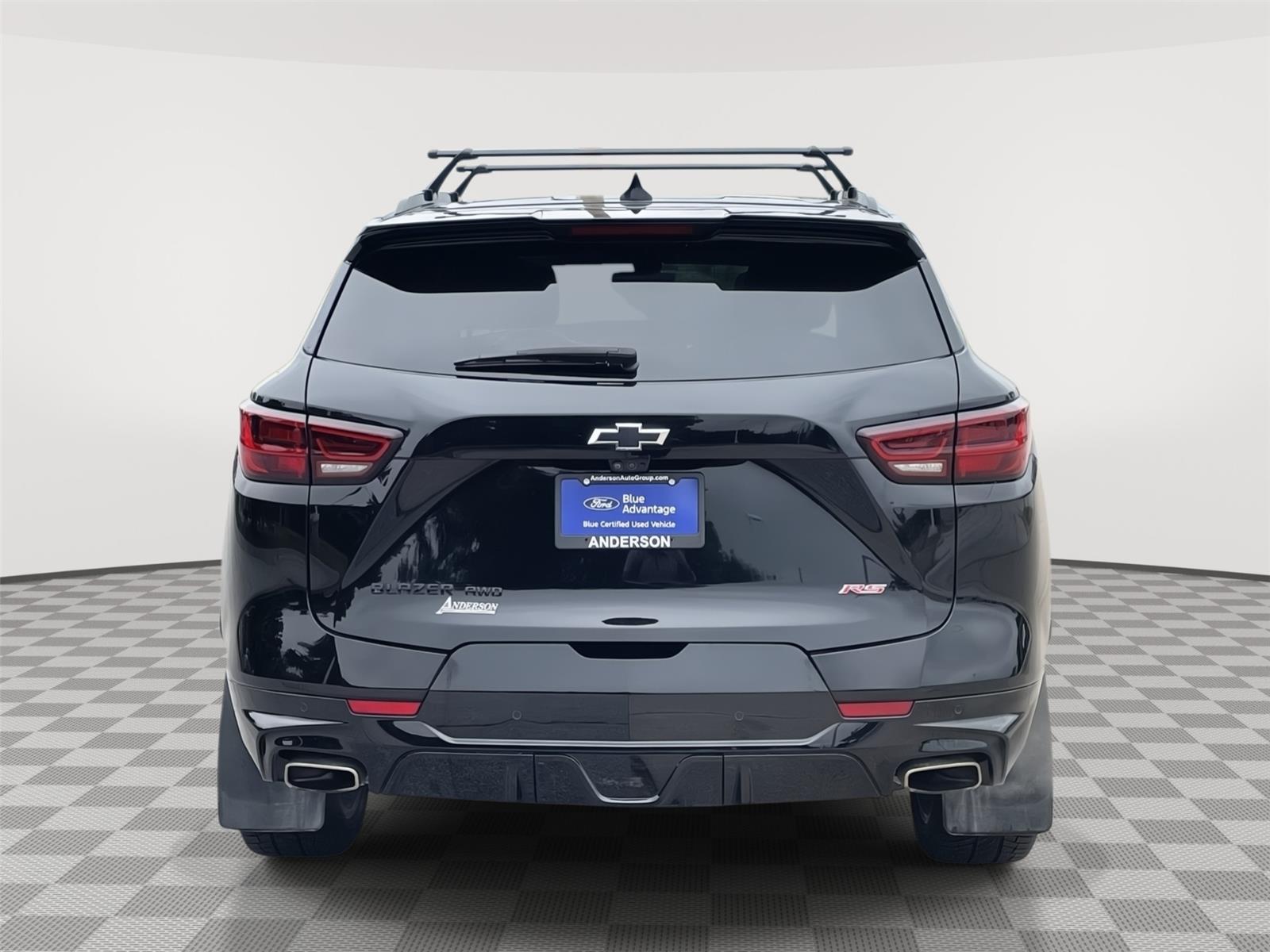 Vehicle photo 8
