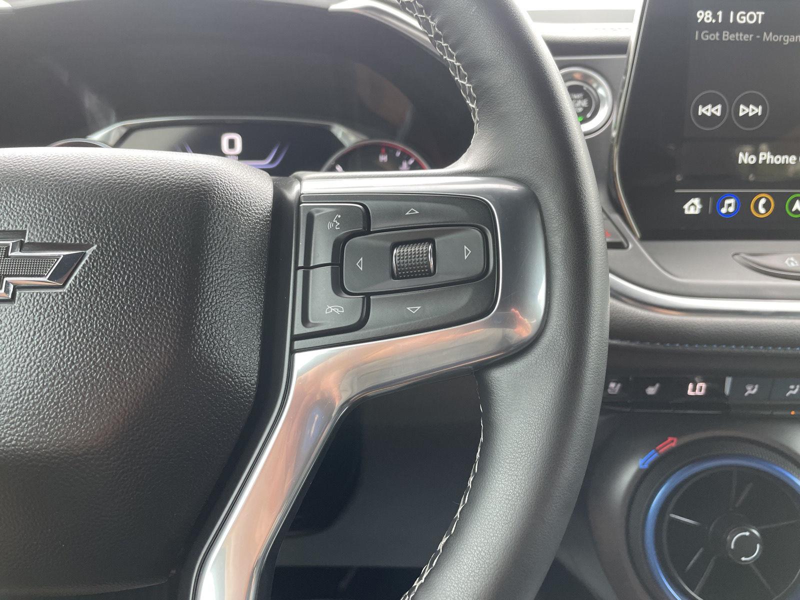 Vehicle photo 14