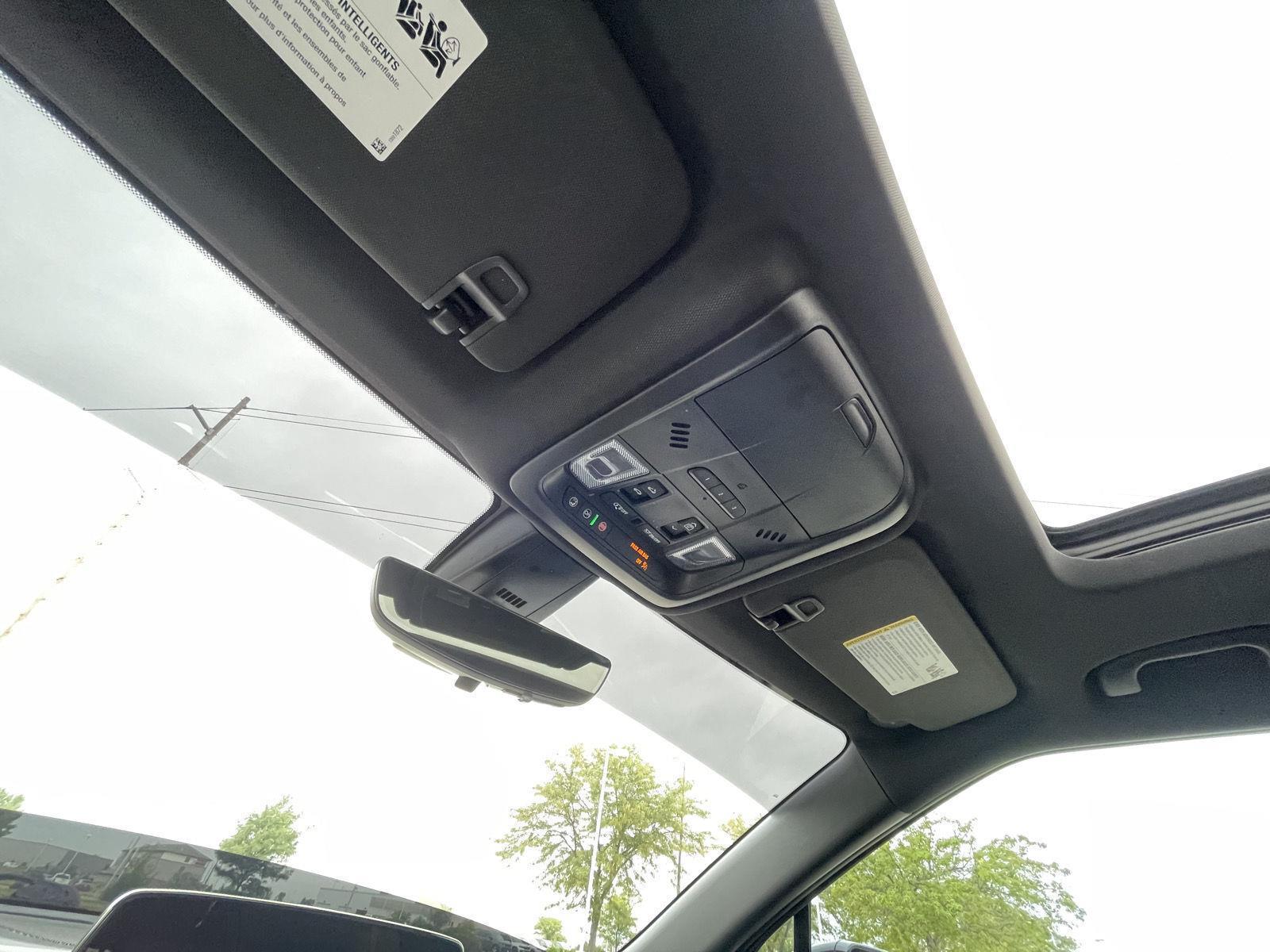 Vehicle photo 21