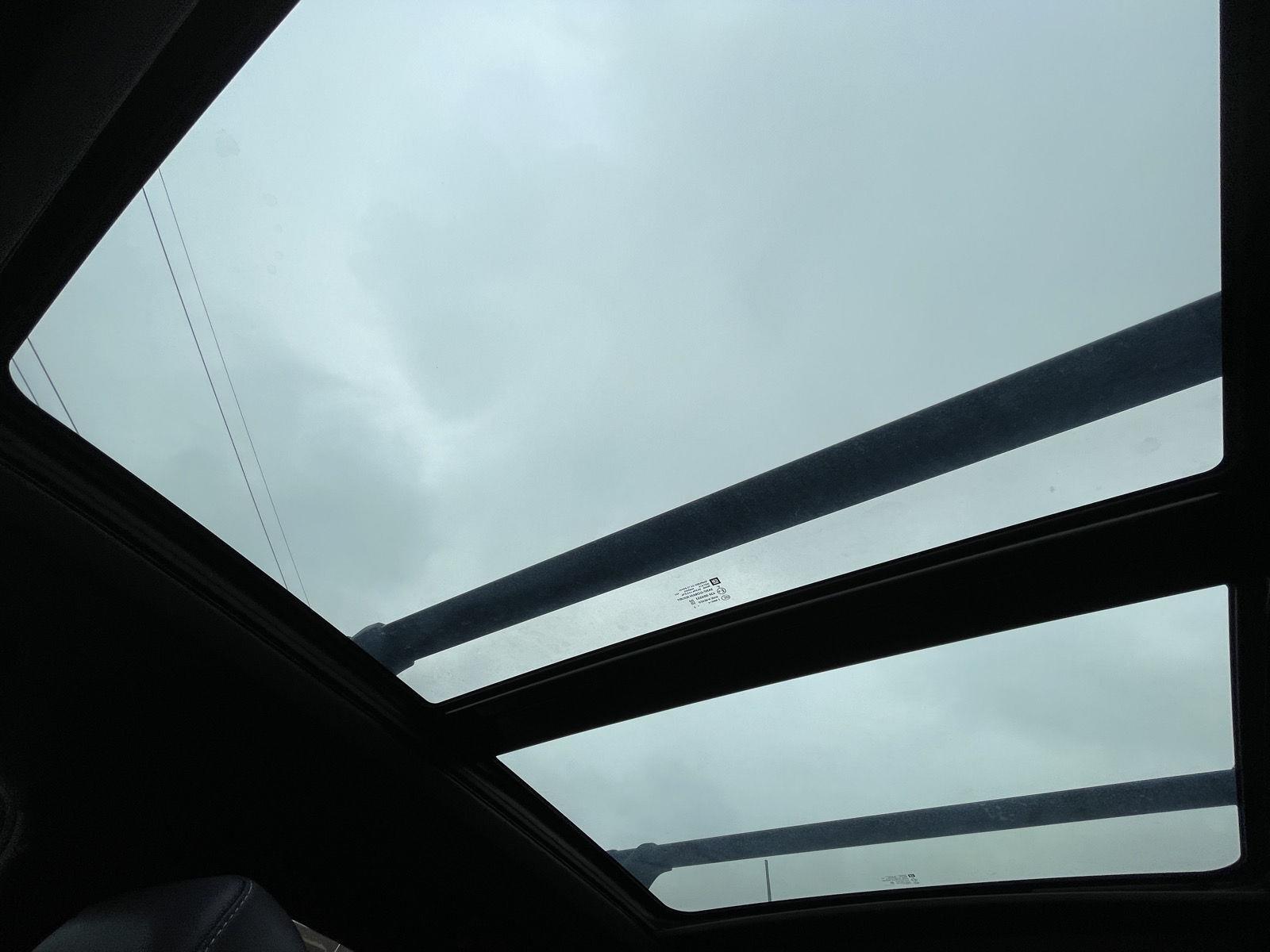 Vehicle photo 22