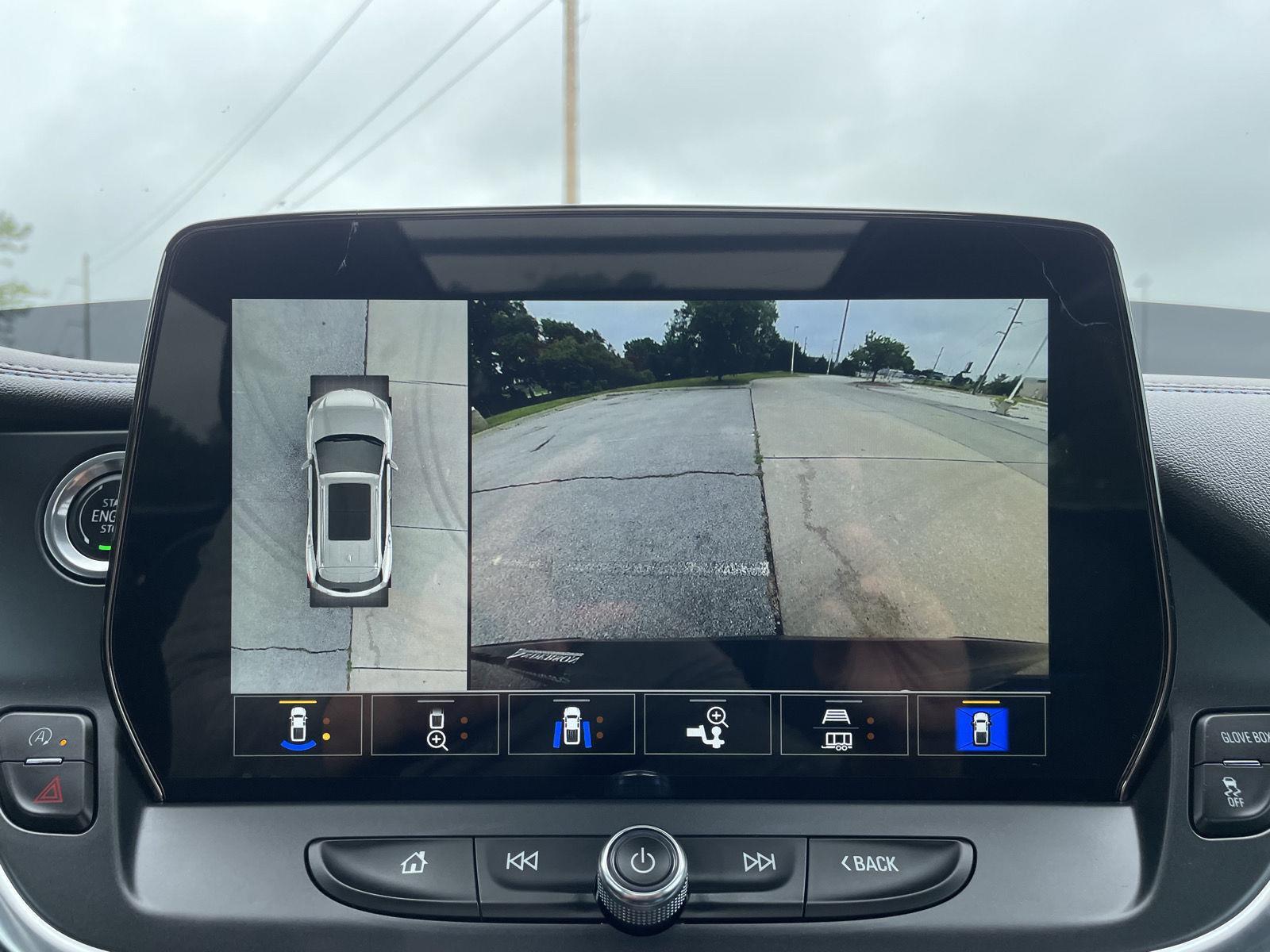 Vehicle photo 24