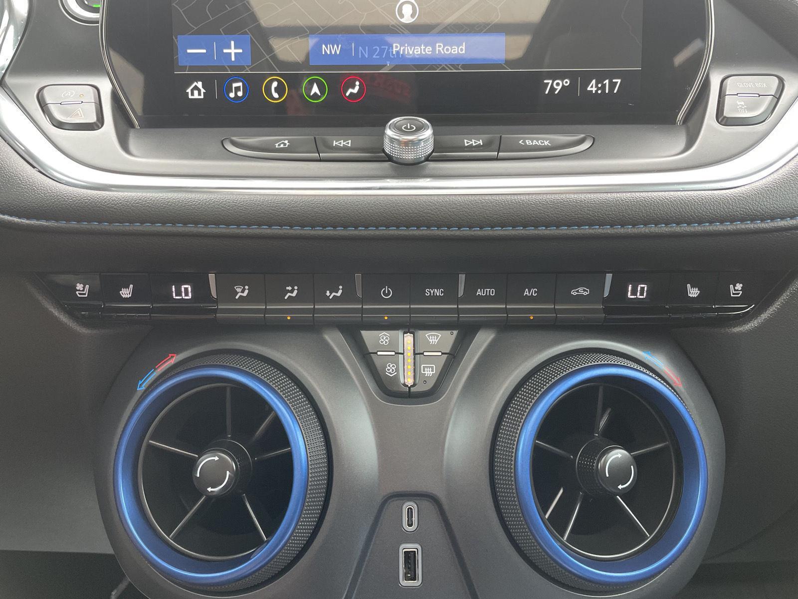 Vehicle photo 28