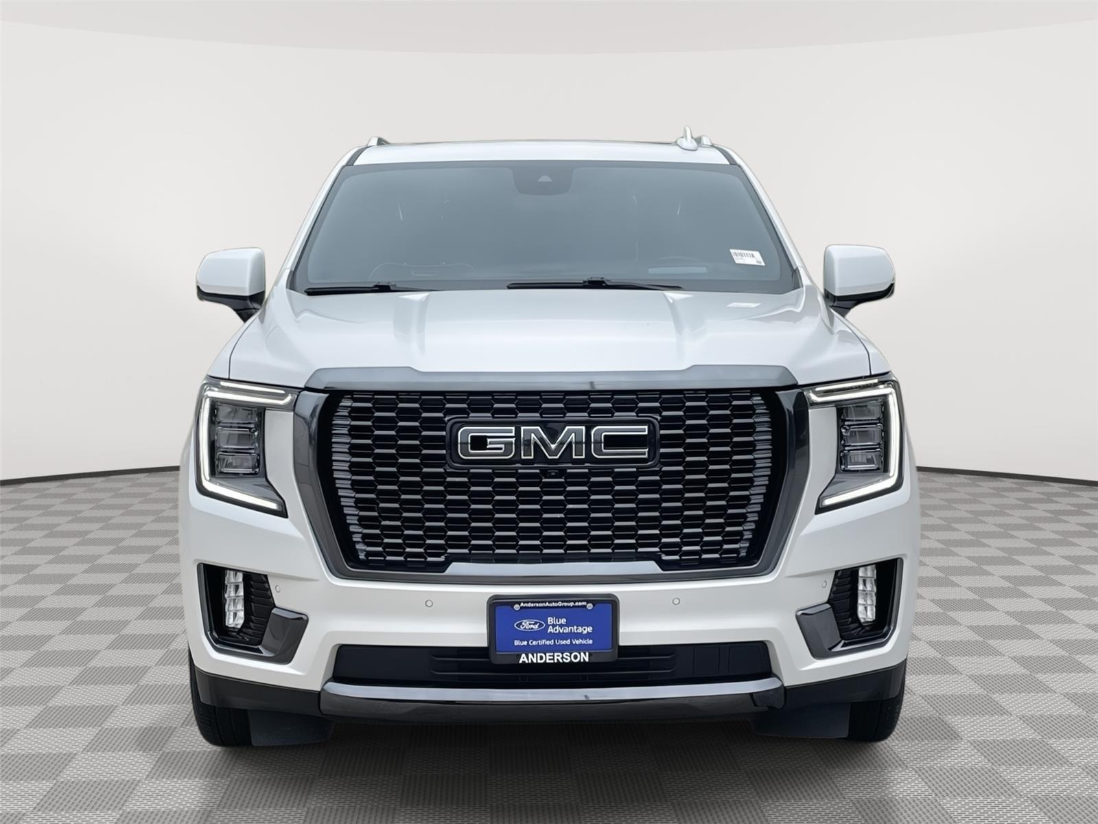Vehicle photo 4